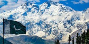 Which is the largest mountain range in Pakistan?